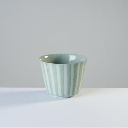 v shape - sage/stripes