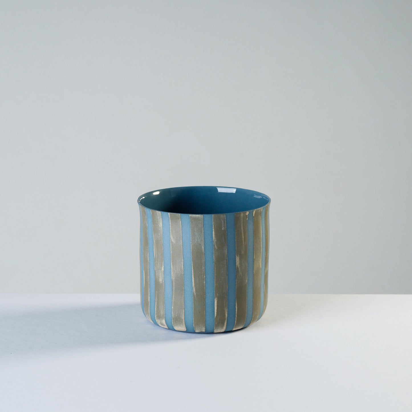 classic - macadamia nut/stripes