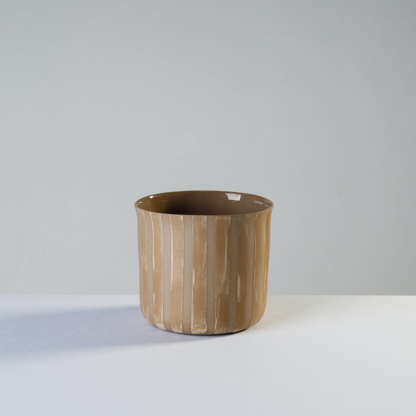 classic - macadamia nut/stripes