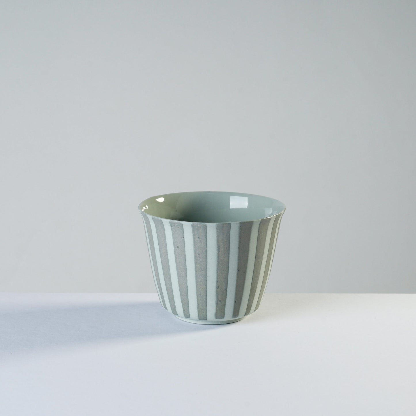 v shape - robin’s egg/stripes