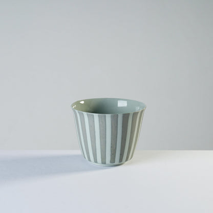 v shape - robin’s egg/stripes