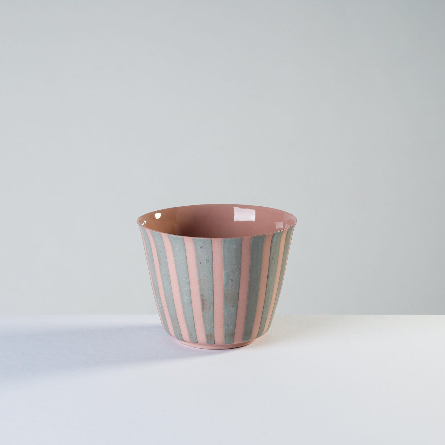 v shape - robin’s egg/stripes