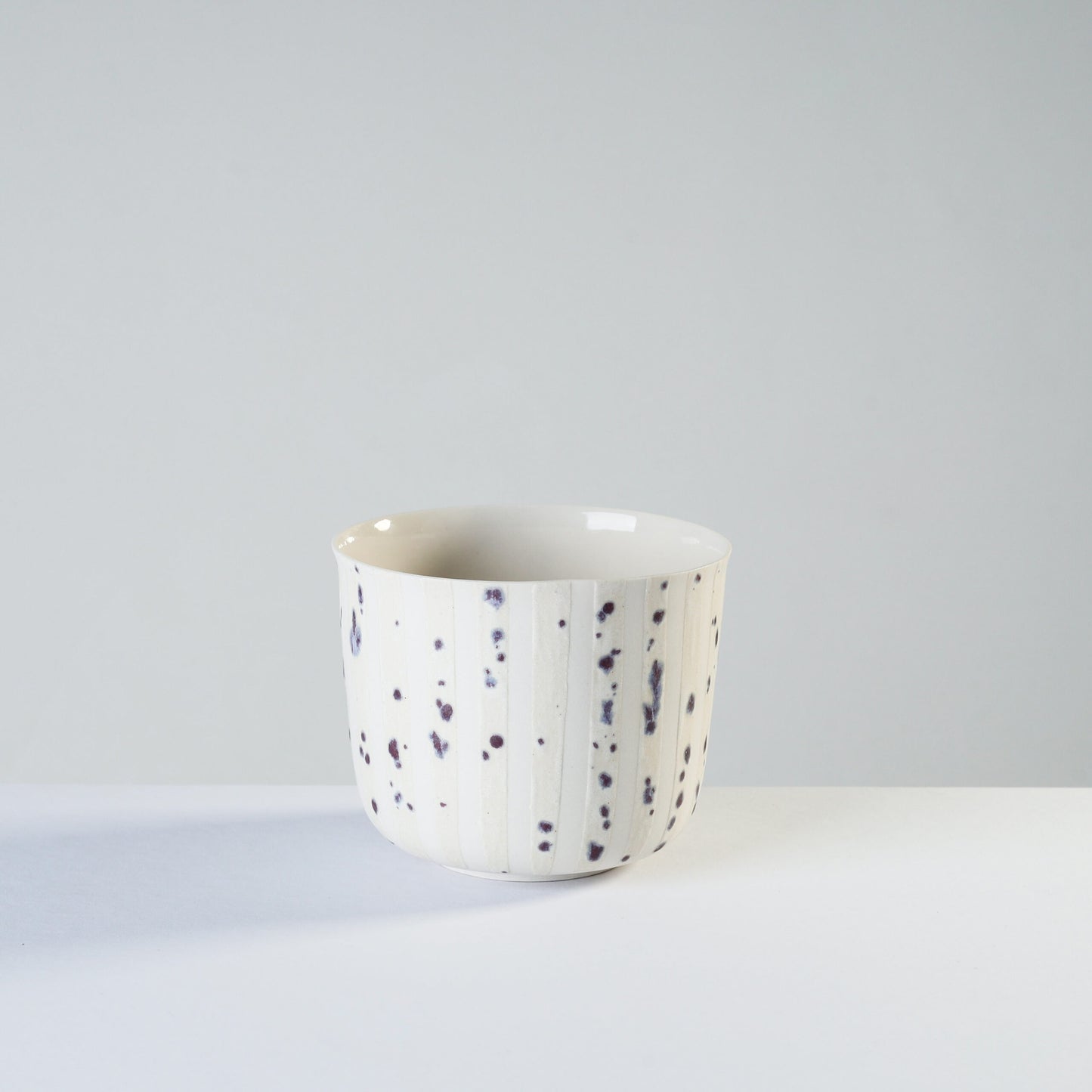 wide - speckled white/stripes