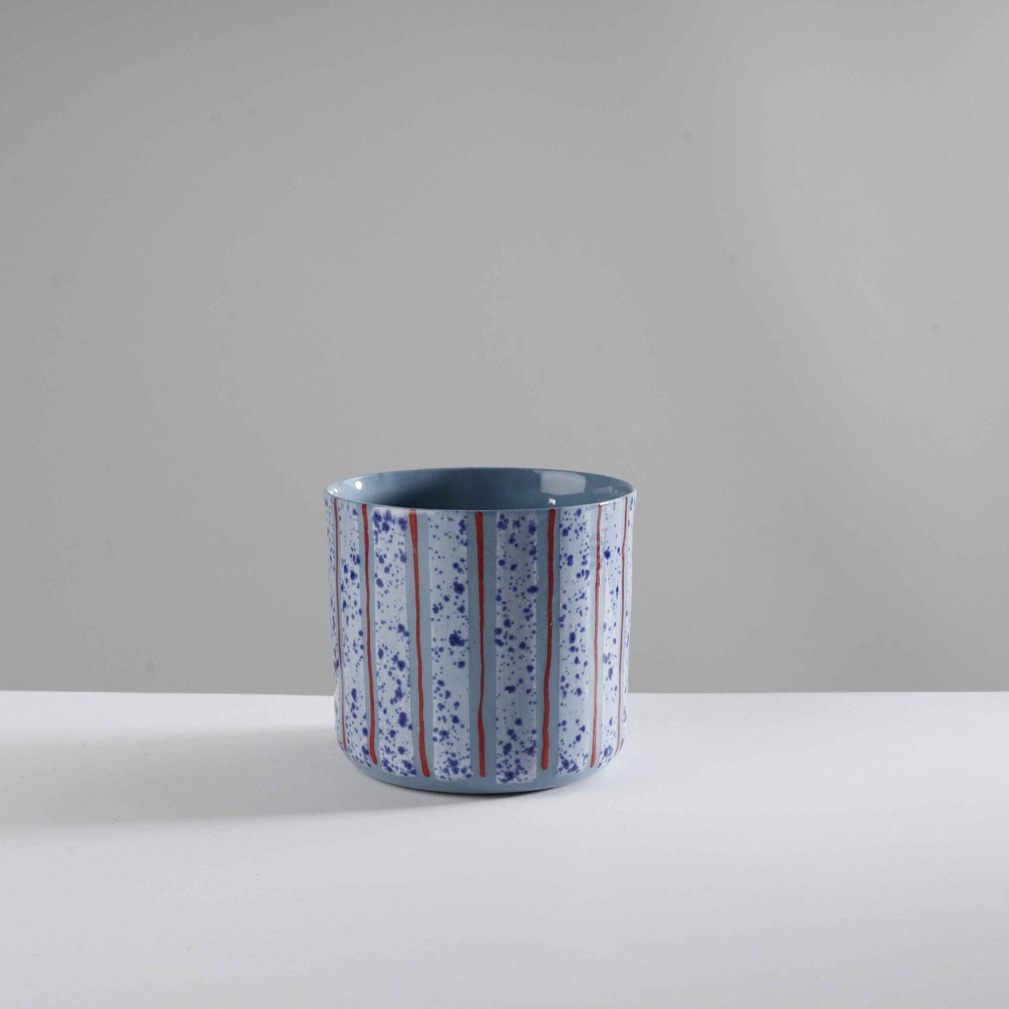 classic - splashy/red stripes